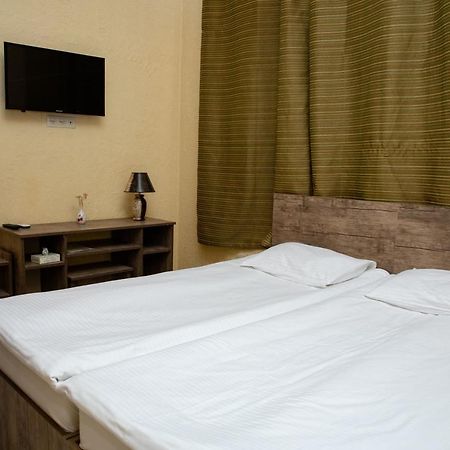 Primavera Hotel Jerevan Buitenkant foto