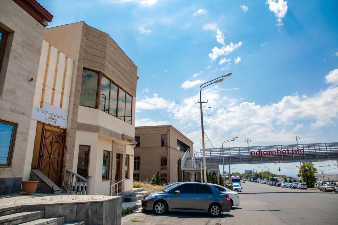 Primavera Hotel Jerevan Buitenkant foto