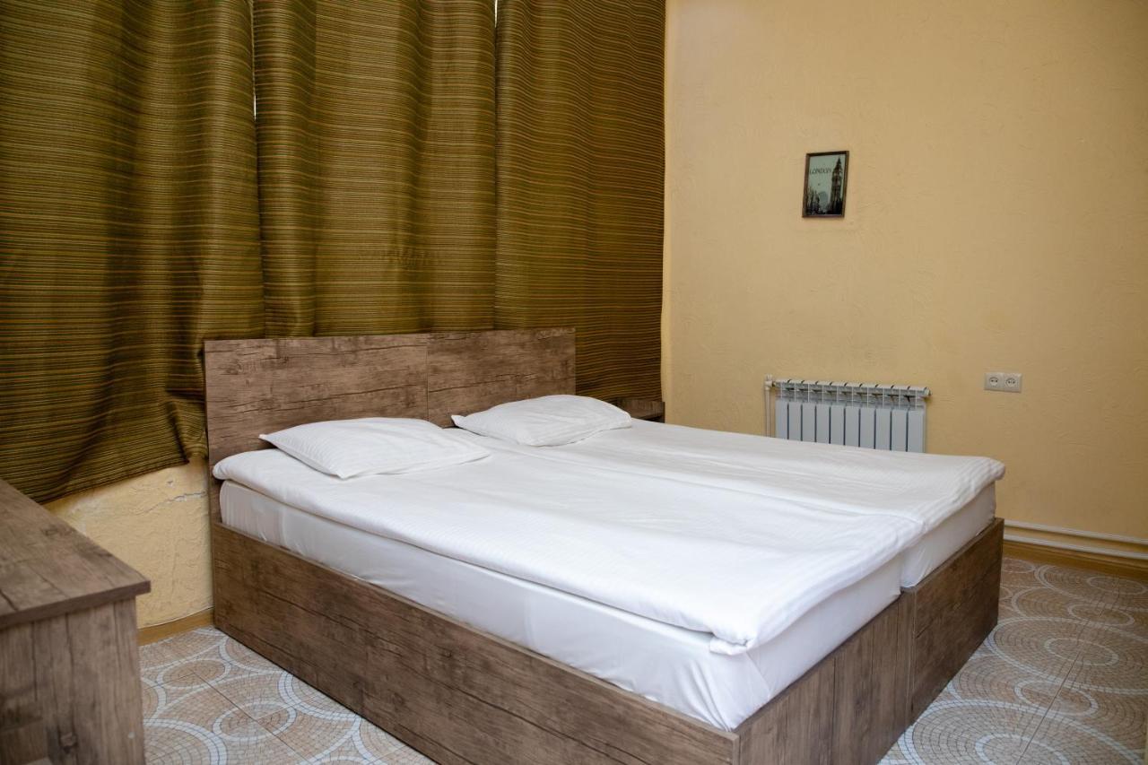 Primavera Hotel Jerevan Buitenkant foto