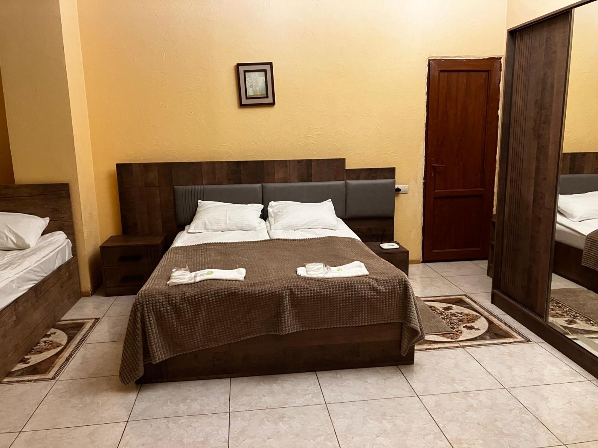 Primavera Hotel Jerevan Buitenkant foto